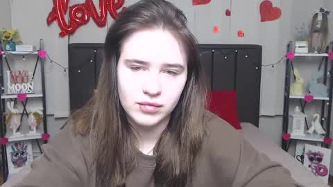 Snapshot of laurahlot chatting on 03/10/25, 06:45 LauraHlot online show from 03/10/25, 06:45