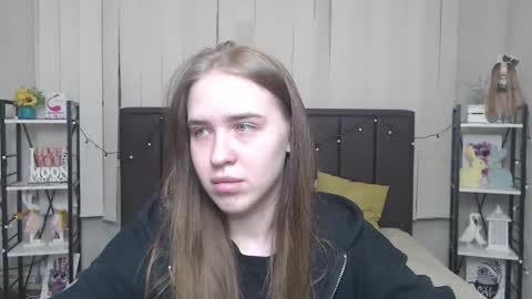 Snapshot of laurahlot chatting on 09/20/25, 06:03 LauraHlot online show from 09/20/25, 06:03