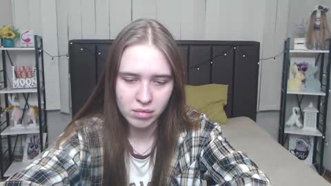 Snapshot of laurahlot chatting on 09/22/25, 05:48 LauraHlot online show from 09/22/25, 05:48