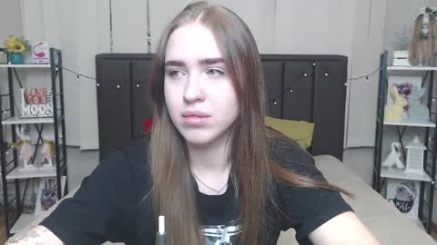 Snapshot of laurahlot chatting on 09/24/25, 05:44 LauraHlot online show from 09/24/25, 05:44