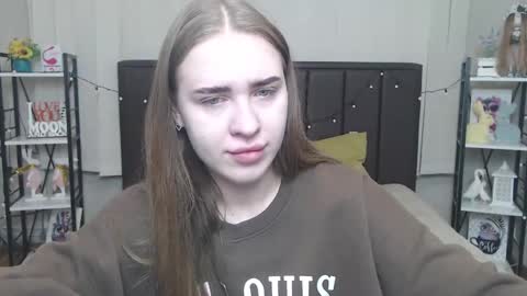 Snapshot of laurahlot chatting on 09/25/25, 06:06 LauraHlot online show from 09/25/25, 06:06