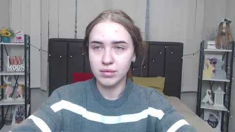 Snapshot of laurahlot chatting on 09/29/25, 05:56 LauraHlot online show from 09/29/25, 05:56