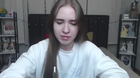 Snapshot of laurahlot chatting on 09/30/25, 06:24 LauraHlot online show from 09/30/25, 06:24