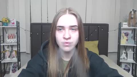 Snapshot of laurahlot chatting on 10/12/25, 05:50 LauraHlot online show from 10/12/25, 05:50