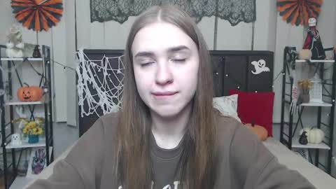 Snapshot of laurahlot chatting on 10/20/25, 07:03 LauraHlot online show from 10/20/25, 07:03