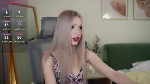 Laura online show from 10/09/25, 04:38