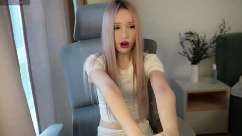 Laura online show from 10/24/25, 09:17