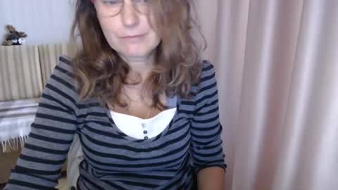 Lauraoven1 online show from 10/17/25, 07:22