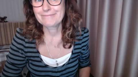 Lauraoven1 online show from 10/24/25, 08:11