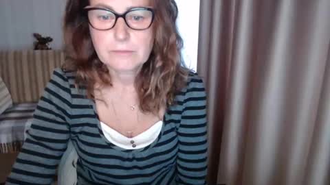 Lauraoven1 online show from 10/25/25, 09:06