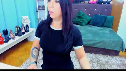 Snapshot of laurasinfull chatting on 10/07/25, 03:14 Laura online show from 10/07/25, 03:14