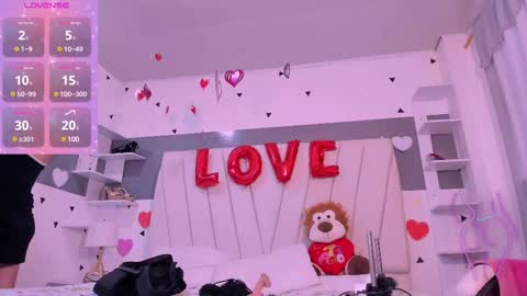 Snapshot of laurem_paulette chatting on 03/02/25, 12:43 Laurem online show from 03/02/25, 12:43