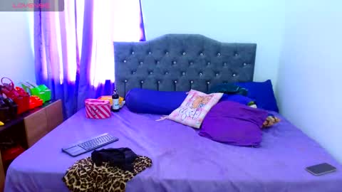 Snapshot of lauren_59 chatting on 10/14/25, 09:26 Lauren online show from 10/14/25, 09:26