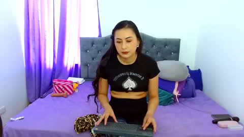 Snapshot of lauren_59 chatting on 11/03/25, 08:43 Lauren online show from 11/03/25, 08:43