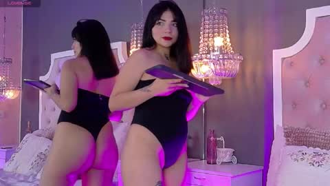 Lauren  online show from 10/23/25, 04:17