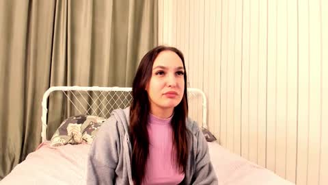 Victoria online show from 11/18/25, 08:13