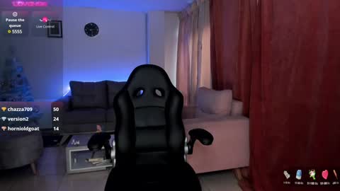 Snapshot of laurengill_ chatting on 12/09/24, 10:41 Lauren online show from 12/09/24, 10:41