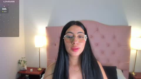 Snapshot of laurenn_smitth chatting on 12/17/24, 02:00 laurenn_smitth online show from 12/17/24, 02:00