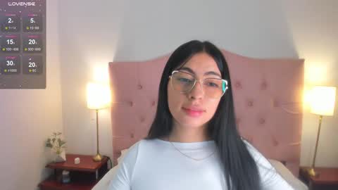 Snapshot of laurenn_smitth chatting on 02/10/25, 12:29 laurenn_smitth online show from 02/10/25, 12:29