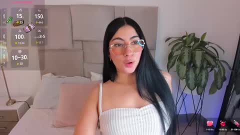 Snapshot of laurenn_smitth chatting on 09/29/25, 12:54 laurenn_smitth online show from 09/29/25, 12:54