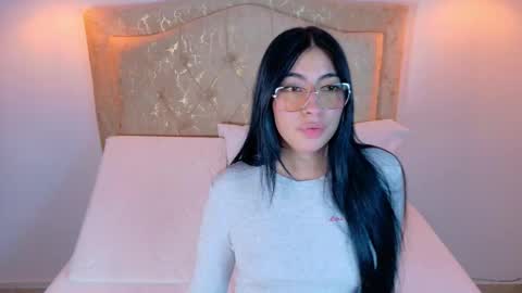 laurenn_smitth online show from 10/30/25, 12:50
