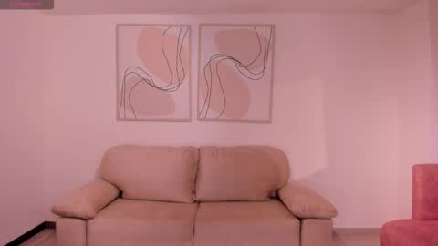 Snapshot of laurenturner_ chatting on 09/21/25, 04:30 Miss lauren online show from 09/21/25, 04:30