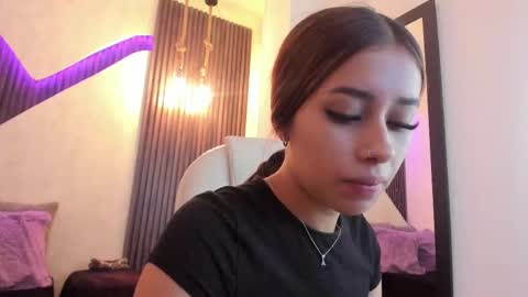Snapshot of laurin_clauz chatting on 02/20/25, 03:41 Lau online show from 02/20/25, 03:41