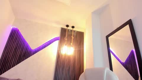 Snapshot of laurin_clauz chatting on 02/26/25, 03:41 Lau online show from 02/26/25, 03:41