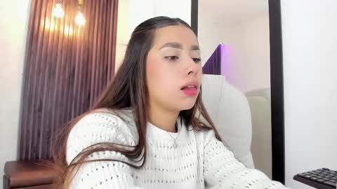 Snapshot of laurin_clauz chatting on 10/03/25, 04:04 Lau online show from 10/03/25, 04:04