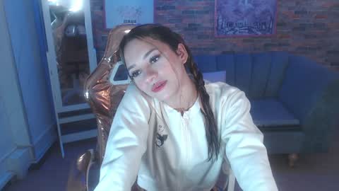 Snapshot of laurita_b chatting on 12/30/24, 08:25 Laurita online show from 12/30/24, 08:25