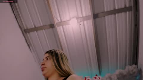 Snapshot of lauu_g chatting on 02/22/25, 03:45 Lauu G online show from 02/22/25, 03:45