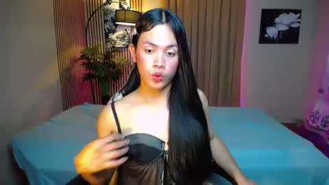 Snapshot of lava_lux chatting on 10/01/25, 11:38 LUXX online show from 10/01/25, 11:38