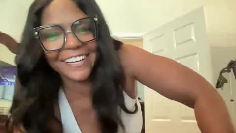 Snapshot of lavishly69 chatting on 09/26/25, 05:50 Brownsugar69 online show from 09/26/25, 05:50
