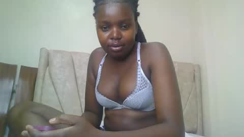 lavycaramel online show from 11/17/25, 10:48