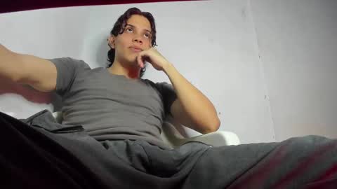 ZAmbrano online show from 10/21/25, 01:50