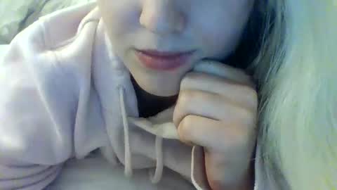 Snapshot of layannalea chatting on 12/13/24, 02:21 layannalea online show from 12/13/24, 02:21
