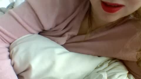 Snapshot of layannalea chatting on 01/10/25, 11:29 layannalea online show from 01/10/25, 11:29