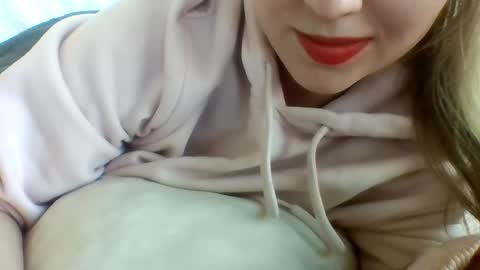Snapshot of layannalea chatting on 01/15/25, 10:35 layannalea online show from 01/15/25, 10:35
