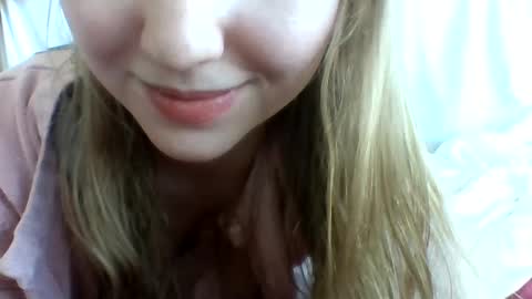 Snapshot of layannalea chatting on 02/14/25, 07:54 layannalea online show from 02/14/25, 07:54