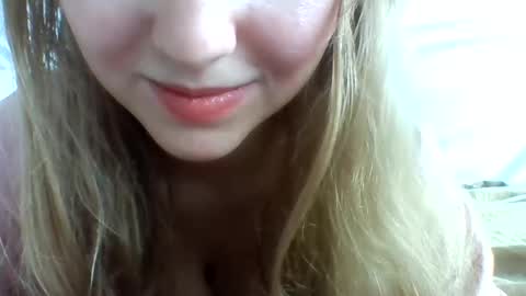 Snapshot of layannalea chatting on 02/21/25, 08:49 layannalea online show from 02/21/25, 08:49