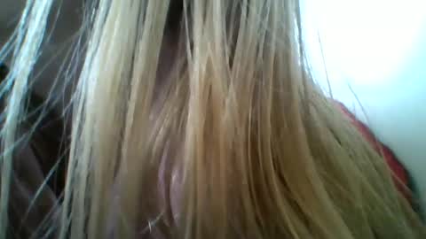 Snapshot of layannalea chatting on 03/04/25, 09:43 layannalea online show from 03/04/25, 09:43