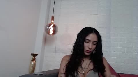 Snapshot of layla_707 chatting on 02/12/25, 01:09 Layla online show from 02/12/25, 01:09