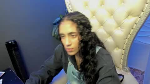 Snapshot of layla_707 chatting on 10/02/25, 01:23 Layla online show from 10/02/25, 01:23
