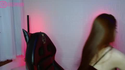 Snapshot of layla_castilloo chatting on 12/28/24, 05:25 Layla online show from 12/28/24, 05:25