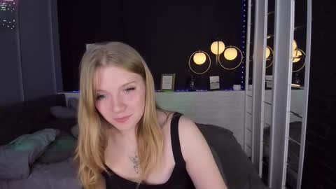 Snapshot of layla_glam chatting on 09/29/25, 01:38 layla_glam online show from 09/29/25, 01:38