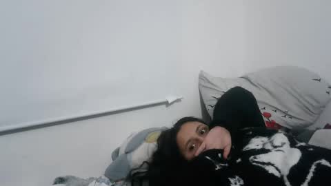 Snapshot of layla_latinax chatting on 11/06/25, 03:40 Layla online show from 11/06/25, 03:40