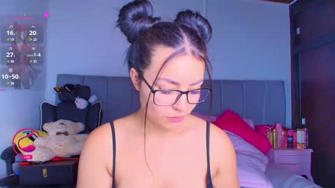 Snapshot of layla_nicols chatting on 01/20/25, 05:27 Layla online show from 01/20/25, 05:27