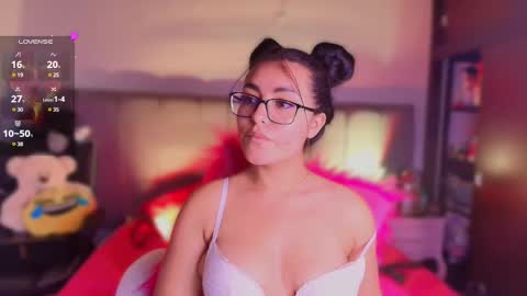 Snapshot of layla_nicols chatting on 02/19/25, 04:33 Layla online show from 02/19/25, 04:33