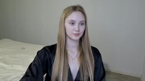 LaylaPretty001 online show from 01/08/25, 08:49