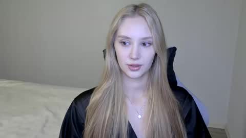 LaylaPretty001 online show from 10/02/25, 04:19